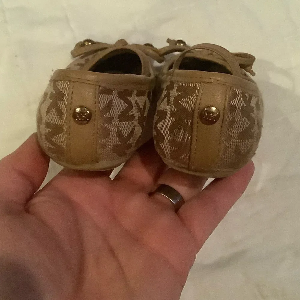 Michael Kors toddler size 6 tan dress shoes